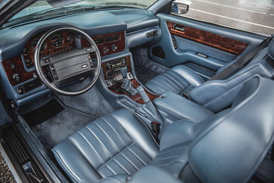 Интерьер Aston Martin Virage Volante 1992 года  (NA) (фото 19 из 22)